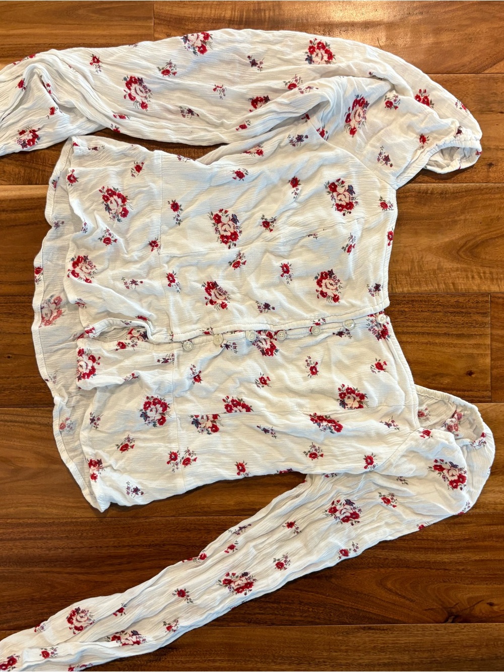 Hollister White Floral Button-Front Blouse with Red Accents